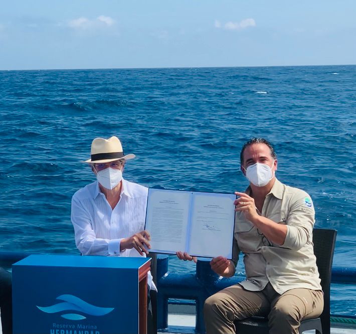Fundación Jocotoco supports the marine protection of the Galápagos Islands